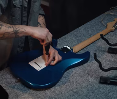 Step-by-Step Training in online guitar setup course